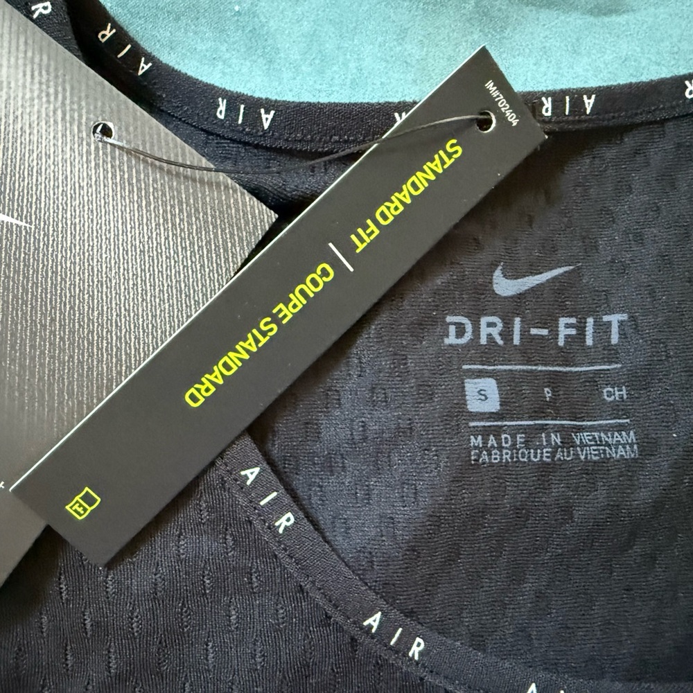 Women’s Nike dry fit tank top size small, BNWT - Picture 2 of 2